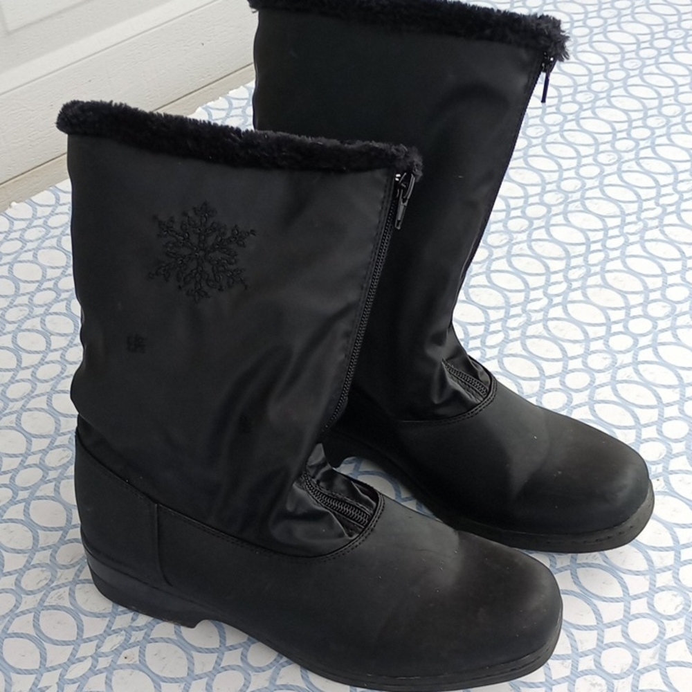 Cozy Black Winter Boots for Women